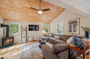 Cozy Mountain Retreat Fireplace Deck Near Lakes